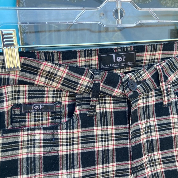 L.e.I. Plaid y2k bell bottoms size 5 - Picture 2 of 4